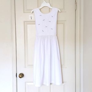 NWOT. 100% Cotton Low Back Summer Dress with 3D Flowers and Embroidery.